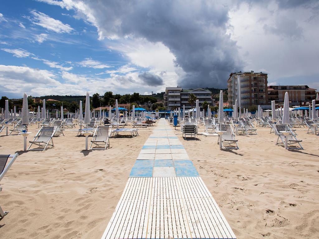 Mane Boutique Hotel Roseto Degli Abruzzi Exteriör bild